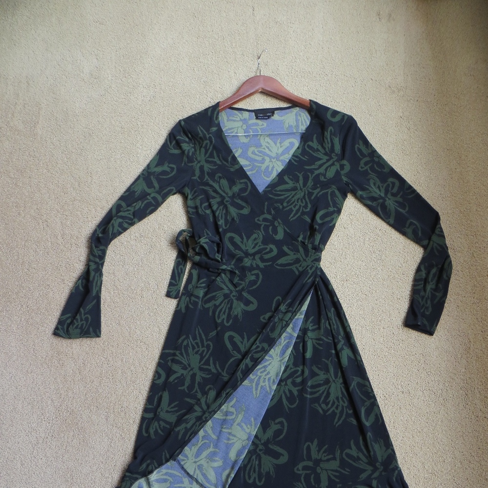 Max and Cleo Long Sleeve Wrap Around Dress size S